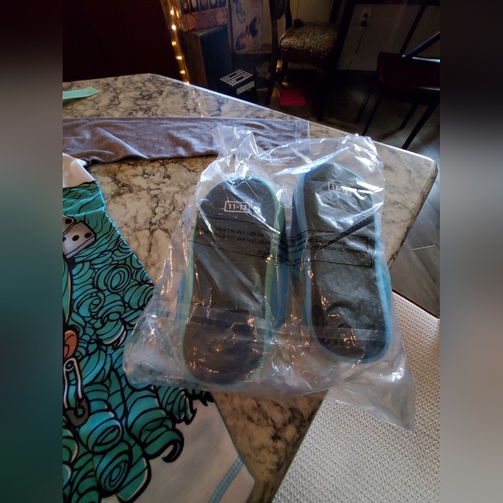 Lol Surprise! Girls Sz 6/6X Pajamas Night Gown Shirt & Slippers New with Tags - Picture 8 of 8